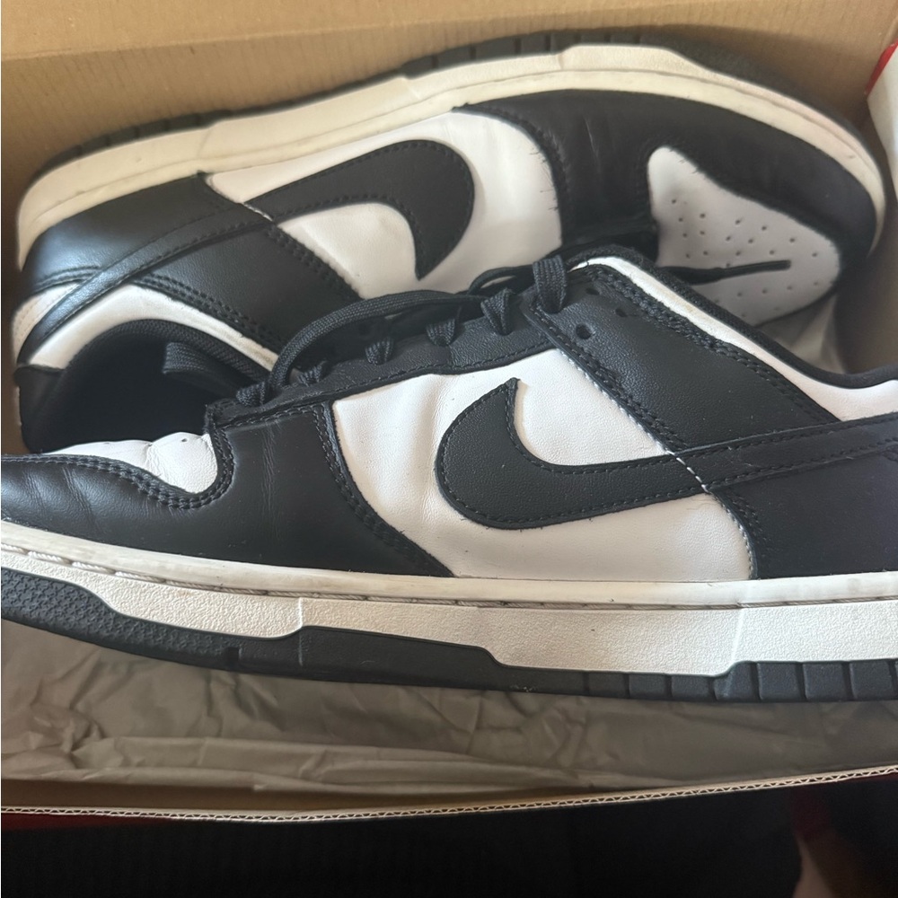 Nike Men's Black and White Panda Dunks 🐼